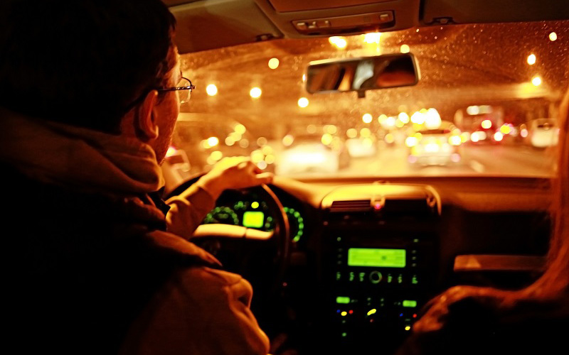 10 Holiday Driving Safety Tips
