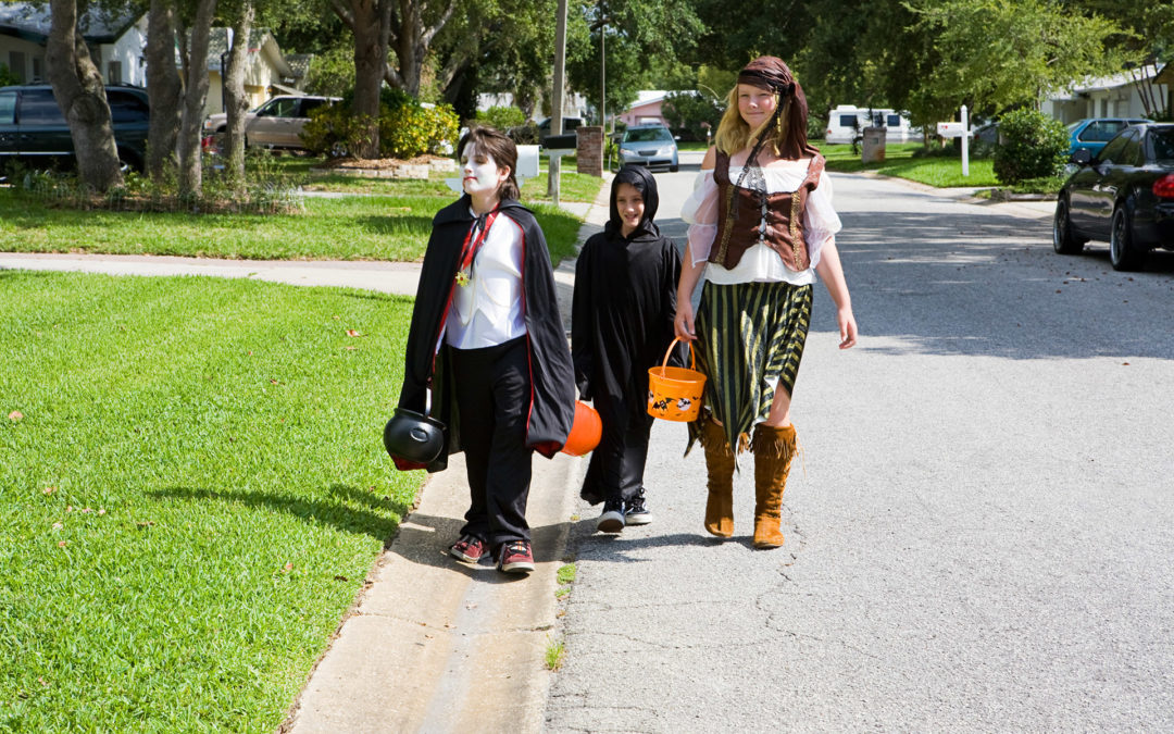 Halloween Road Safety Tips for Trick-or-Treaters and Drivers